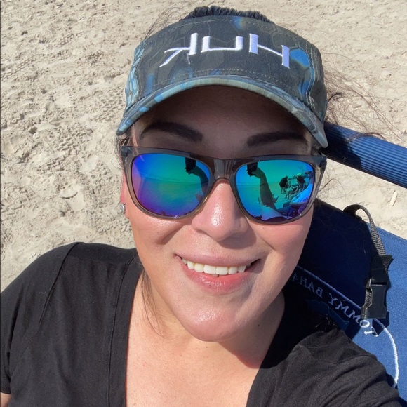 Meet your Posher, Jennifer - Picture 2 of 5